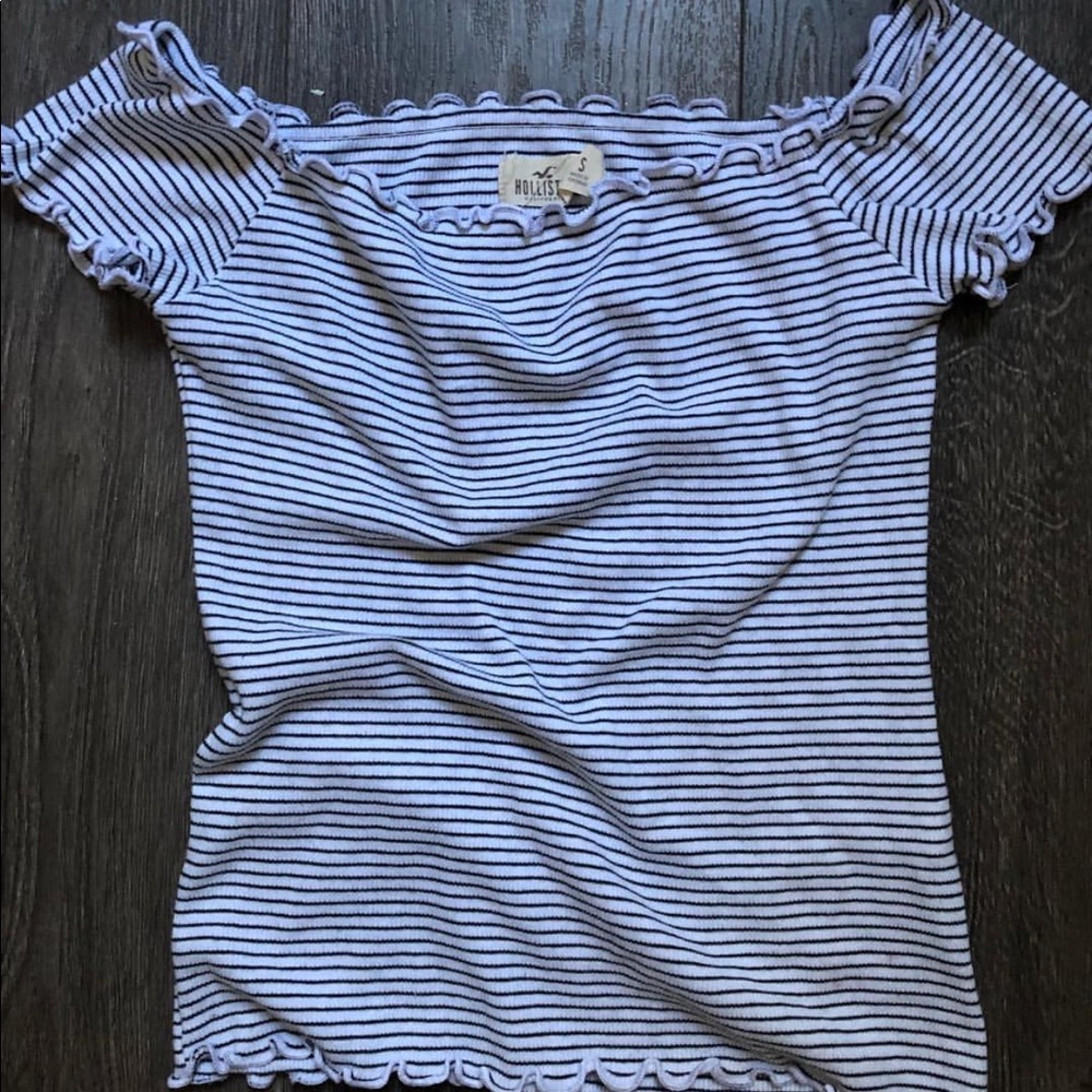 Hollister top